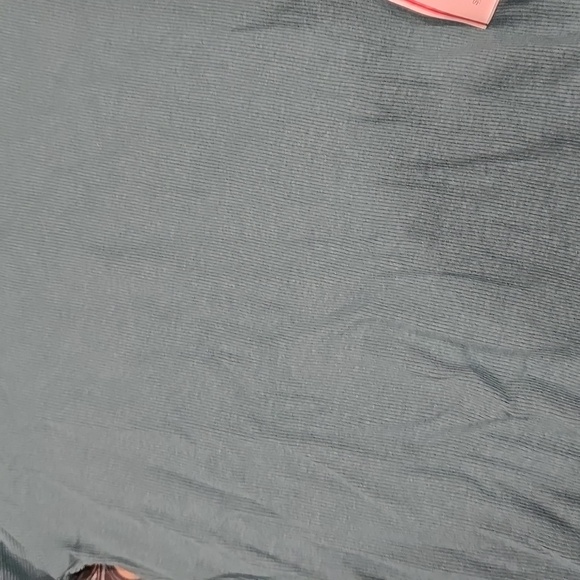 ❤️10/$40 New Green Ribbed Long Sleeve Top - Picture 2 of 2